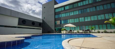 Outdoor pool, sun loungers