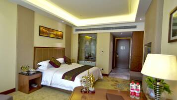 Minibar, in-room safe, desk, iron/ironing board