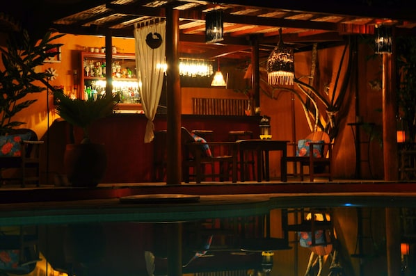 Bar à beira da piscina