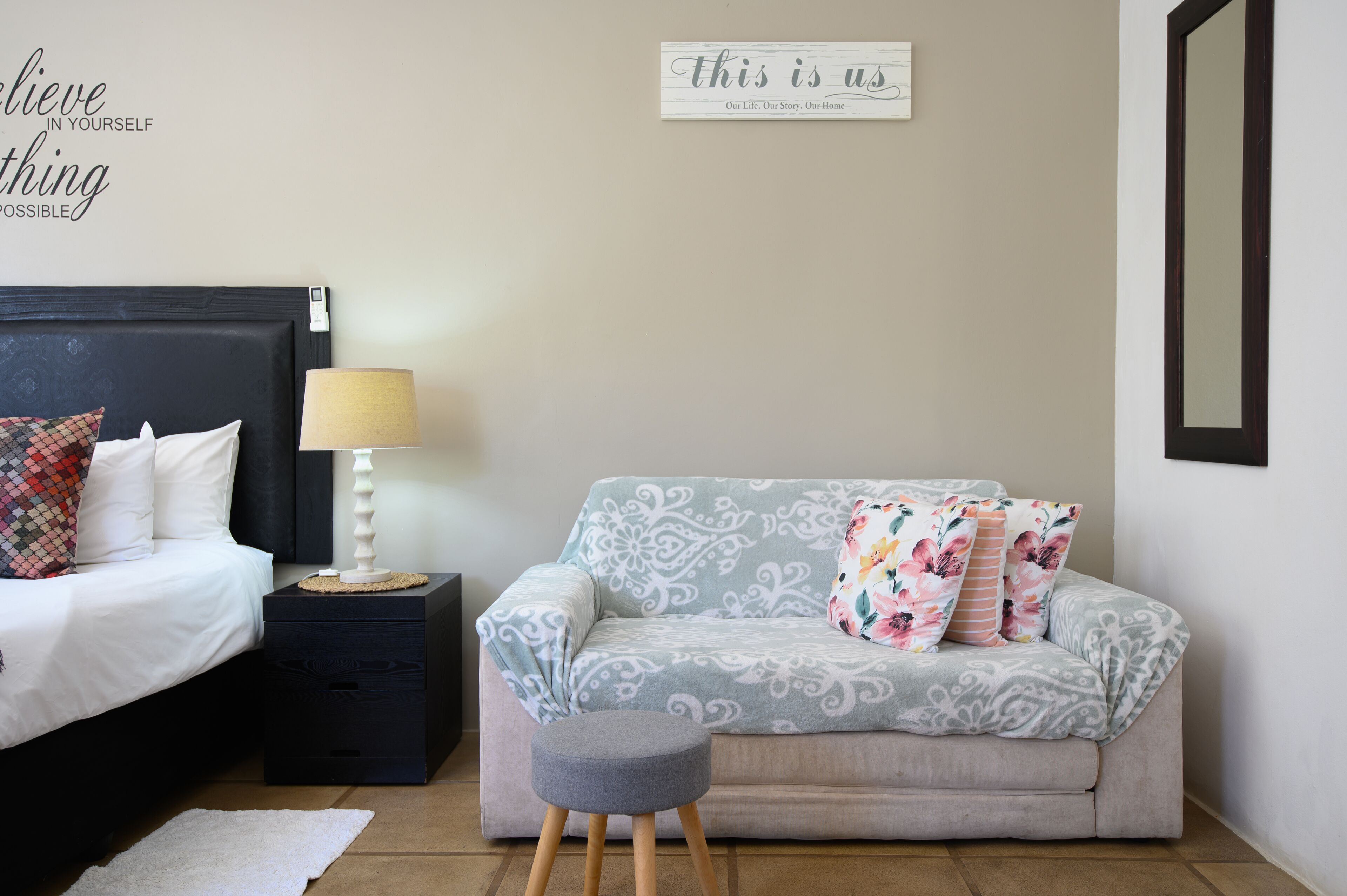 Camera familiare, 1 camera da letto (Family Room - Laguna ) | Area soggiorno | TV a schermo piatto