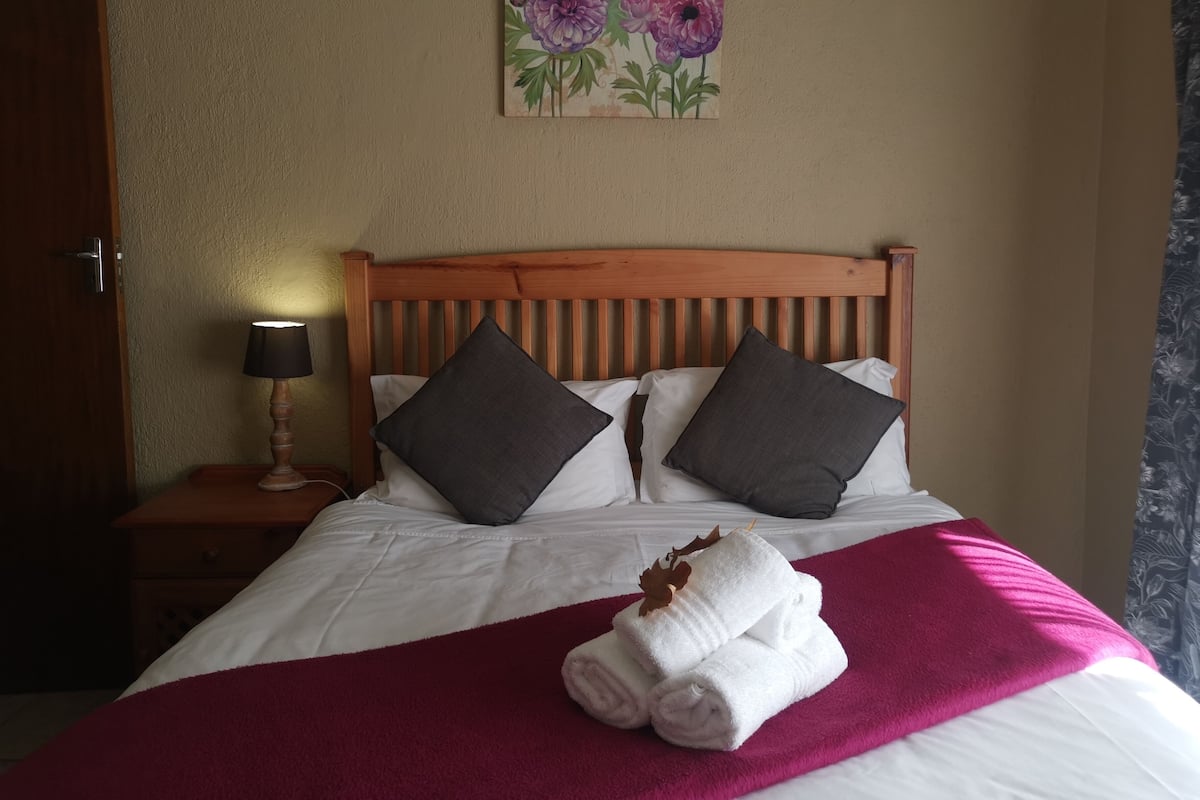 Camera Basic, 1 camera da letto | 1 camera, biancheria da letto di alta qualità, con stile personalizzato