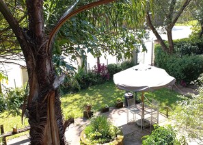 Classic Twin Room, Ensuite, Garden View | Garden view - Autumn Breeze Manor (Graskop)