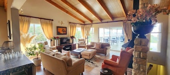 Ash River Lodge B&B