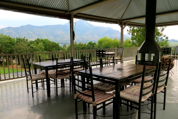 Deluxe Twin Room | Outdoor banquet area