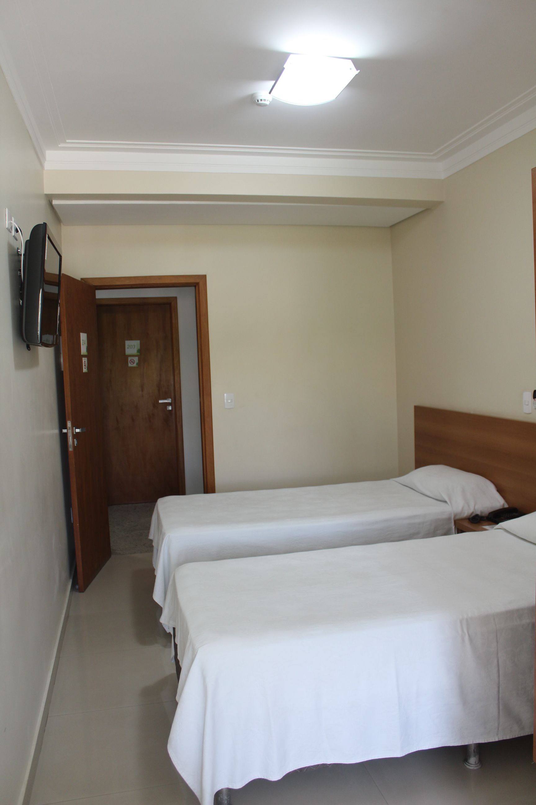 twin room | minibar, desk, rollaway beds, free wifi