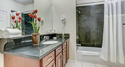 Villa Laverne 3 Bed Room Suite Furnished Condos