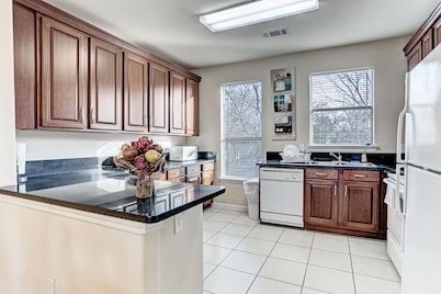 Villa Laverne 3 Bed Room Suite Furnished Condos