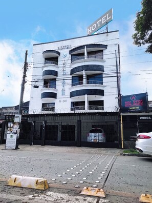 Front of property - Hotel Lord Star Cali (Cali)