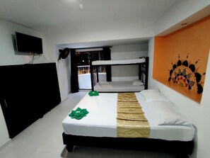 Rollaway beds, free WiFi, bed sheets - Hotel Lord Star Cali (Cali)