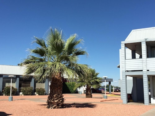 E-Z 8 Motel Phoenix Airporter