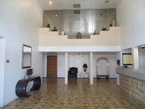 Lobby - Premier Inns Metro Center (Phoenix)