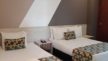 ห้องทวิน | มินิบาร์, โต๊ะทำงาน, ผ้าม่านกันแสง, Wi-Fi ฟรี