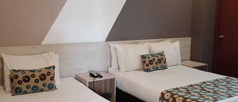 Chambre avec lits jumeaux | Minibar, bureau, rideaux dâobscurcissement, accĂšs au Wi-Fi (inclus)