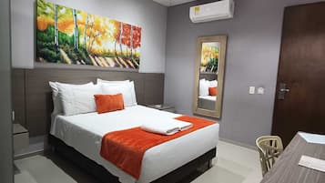 ห้องดับเบิล | มินิบาร์, โต๊ะทำงาน, ผ้าม่านกันแสง, Wi-Fi ฟรี