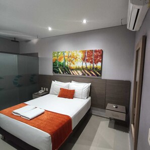 Single Room | Minibar, desk, blackout drapes, free WiFi