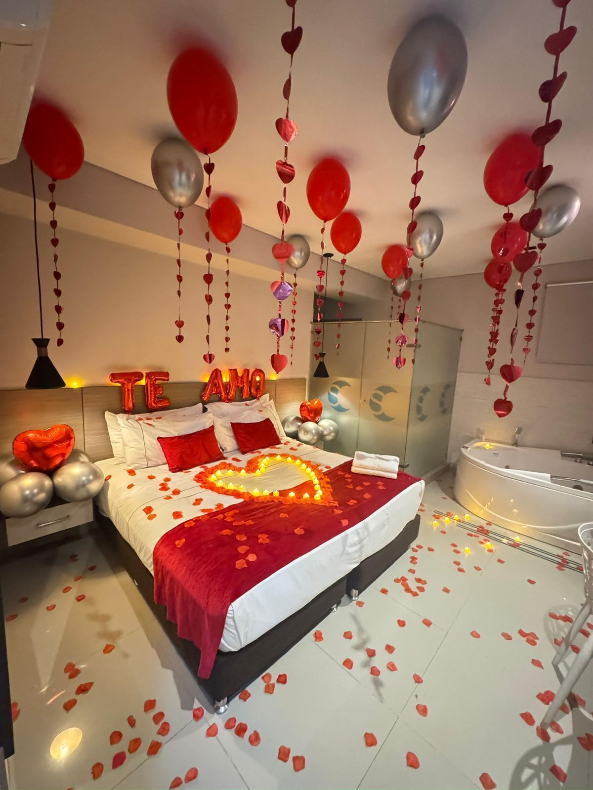 Premier Suite, 1 King Bed | Minibar, desk, blackout drapes, free WiFi