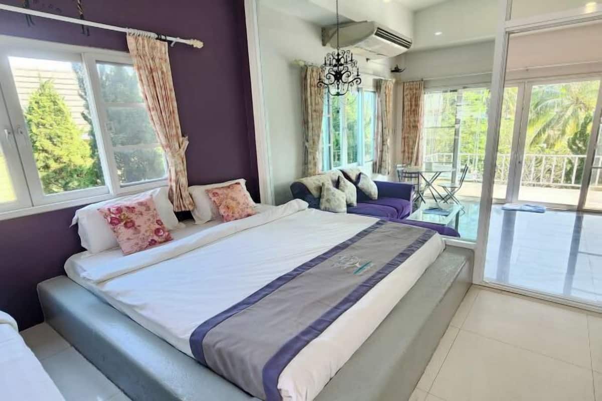 1 bedroom, desk, iron/ironing board, rollaway beds