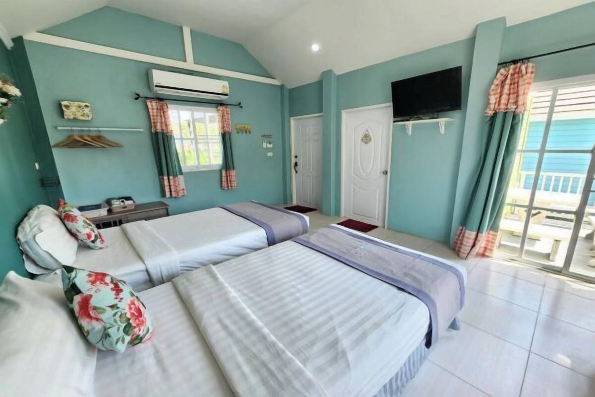 Desk, iron/ironing board (on request), rollaway beds (surcharge)