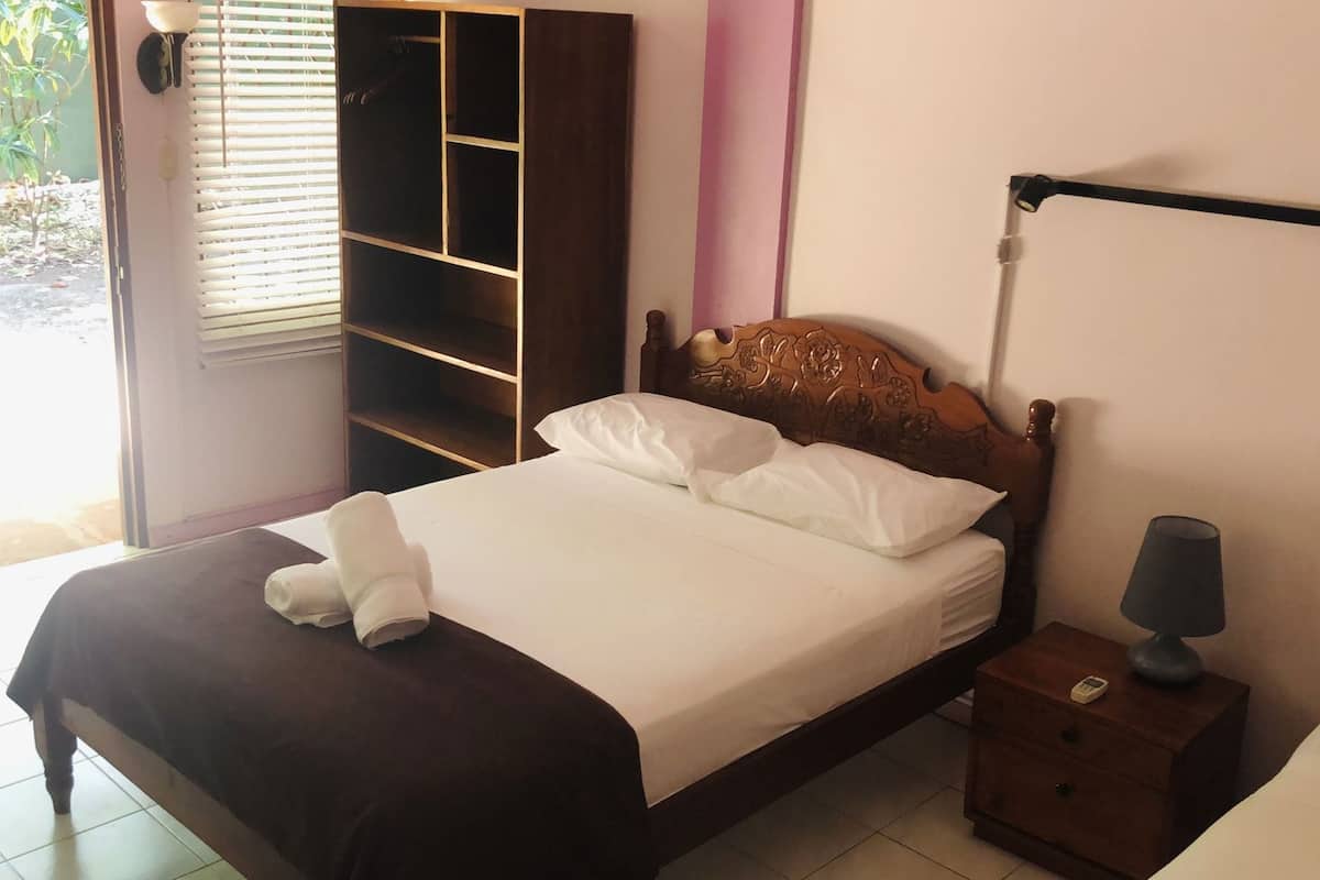 Hochwertige Bettwaren, Minibar, kostenloses WLAN, Bettwäsche