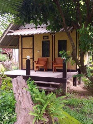 Fan Bungalow | Terrace/patio