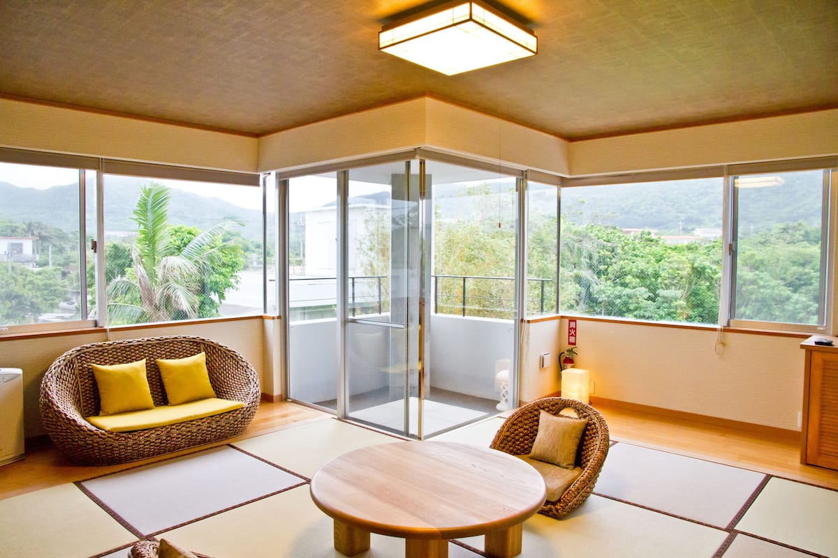 Chambre, non-fumeurs, vue montagne (Japanese Traditional Room (4 Futon)) | Bureau, rideaux occultants
