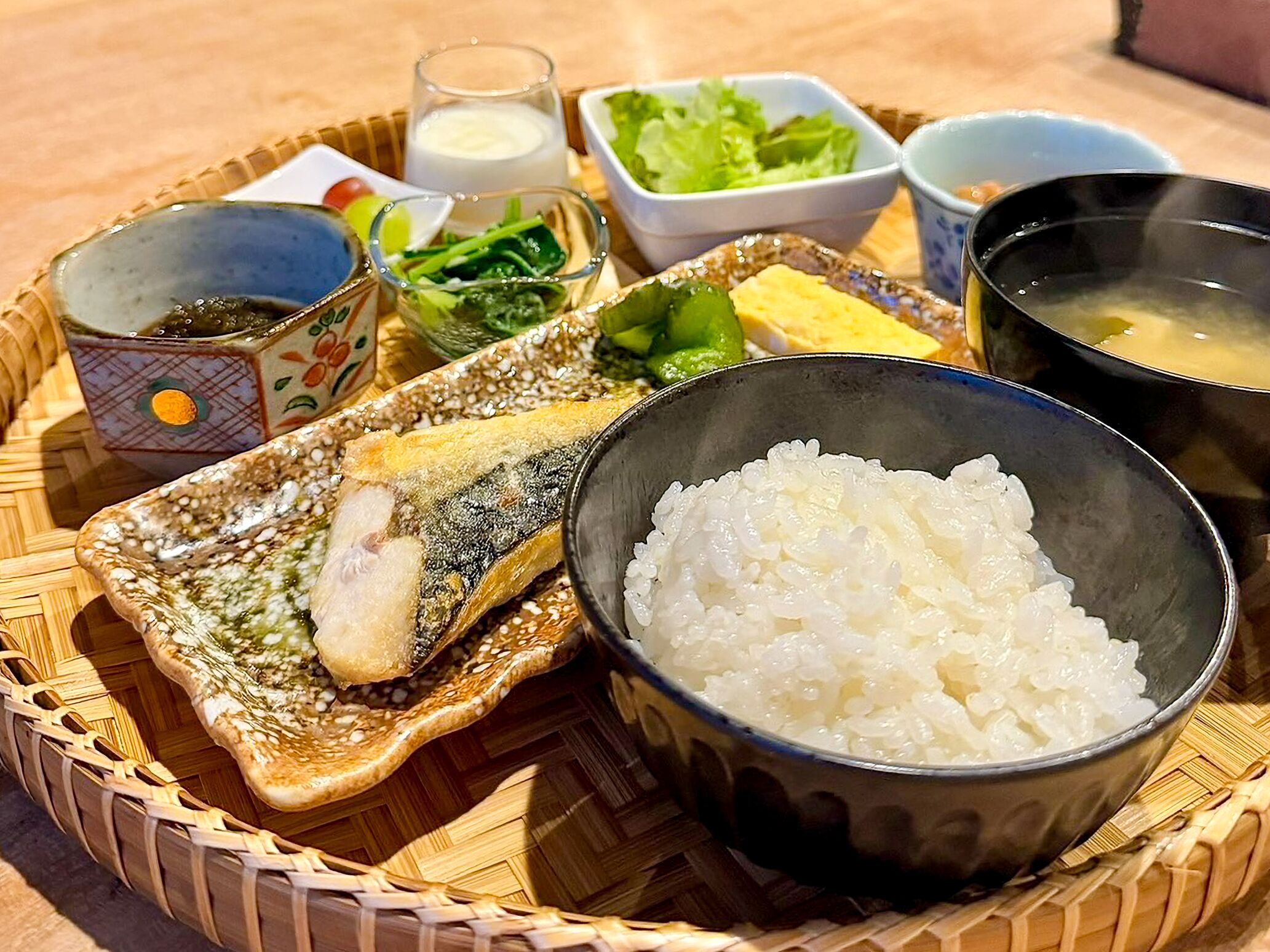 daily full breakfast (jpy 1800 per person)