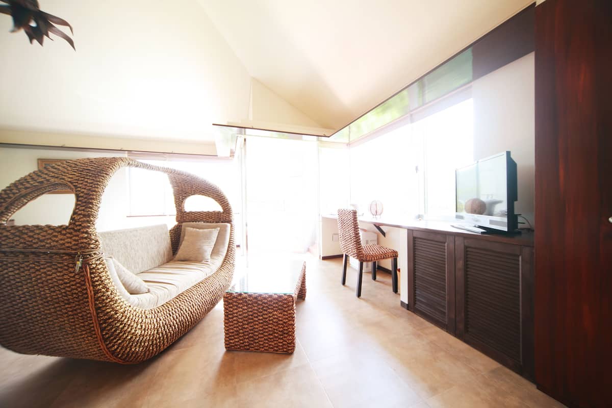 Chambre Standard, non-fumeurs, vue montagne (2 Semi-Double Beds) | Bureau, rideaux occultants
