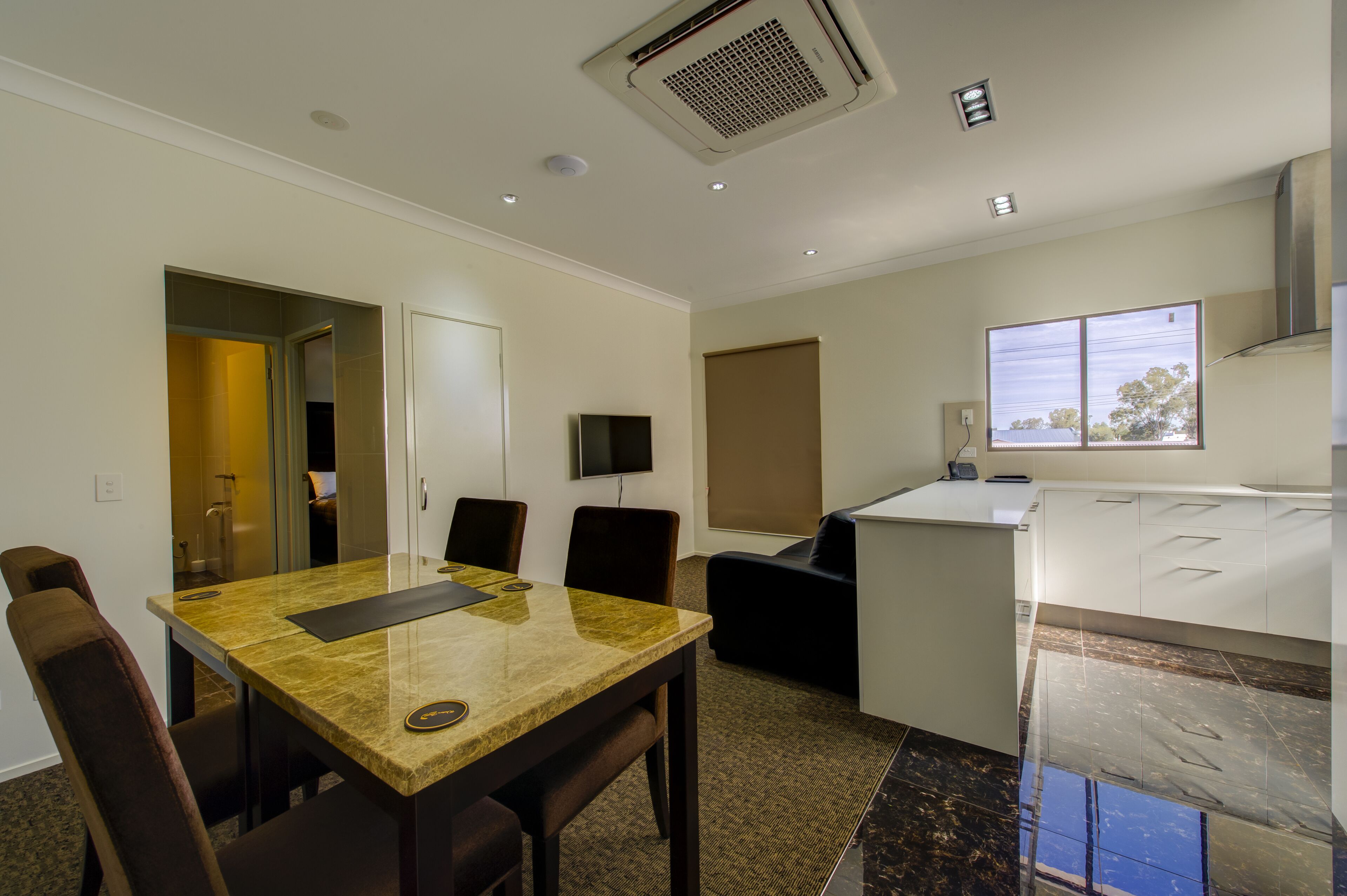 Self Contained Apartment | Premium bedding, desk, soundproofing, iron/ironing board