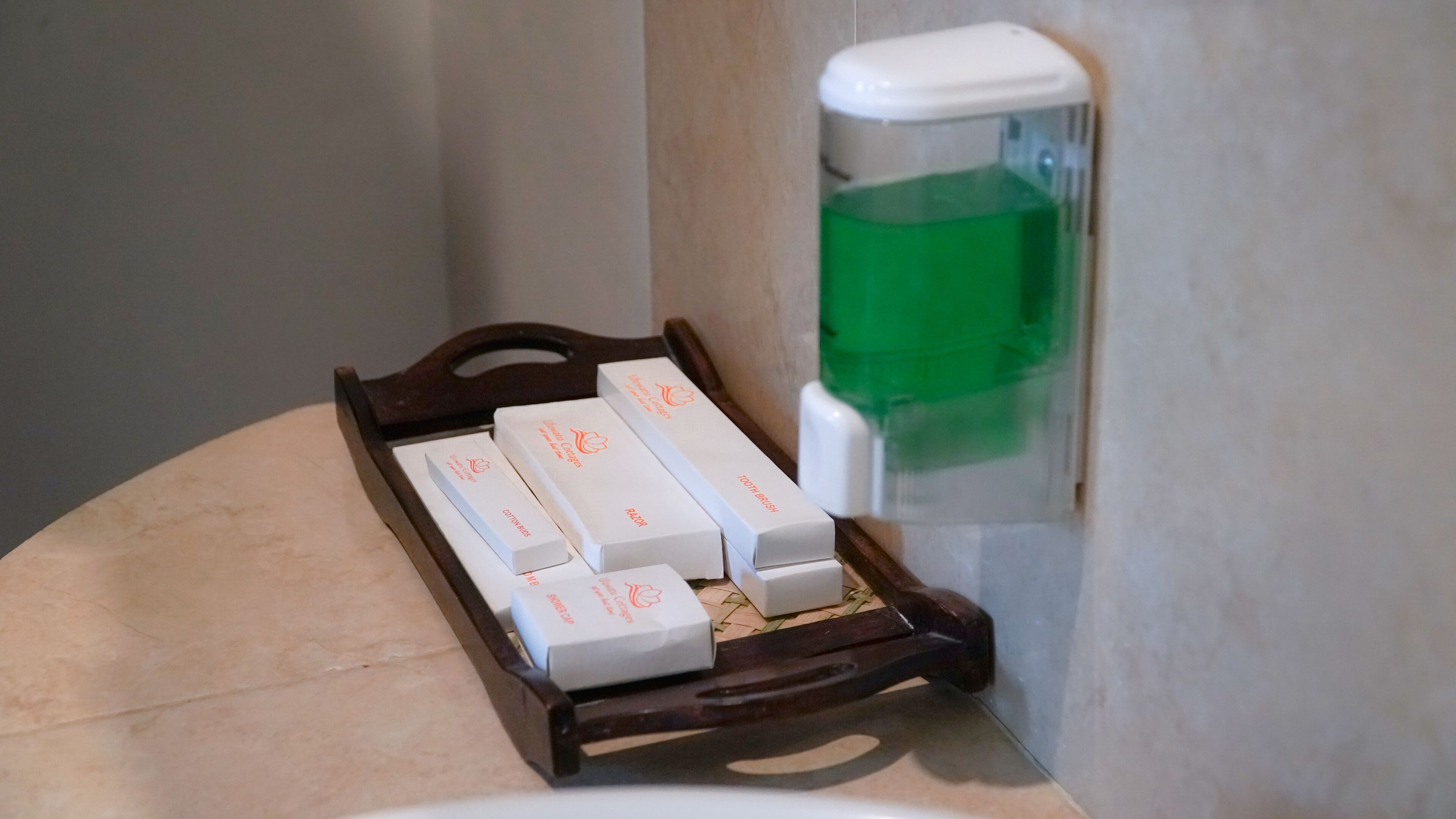 standard twin room | bathroom amenities | shower, free toiletries, hair dryer, towels