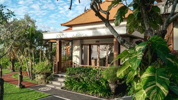 Suite, 1 King Bed | Minibar, in-room safe, desk, free WiFi