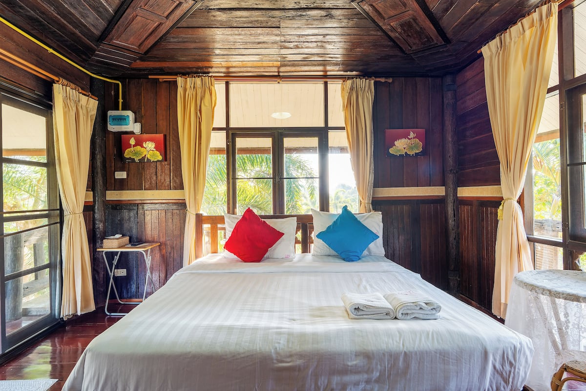 Standard Double Room | Free WiFi, bed sheets