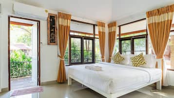 Standard Room, 1 King Bed, Pets Allowed | Free WiFi, bed sheets