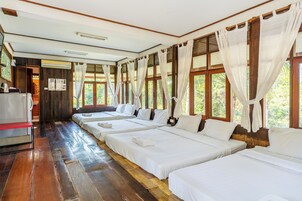 Family House, 3 Bedrooms | Free WiFi, bed sheets