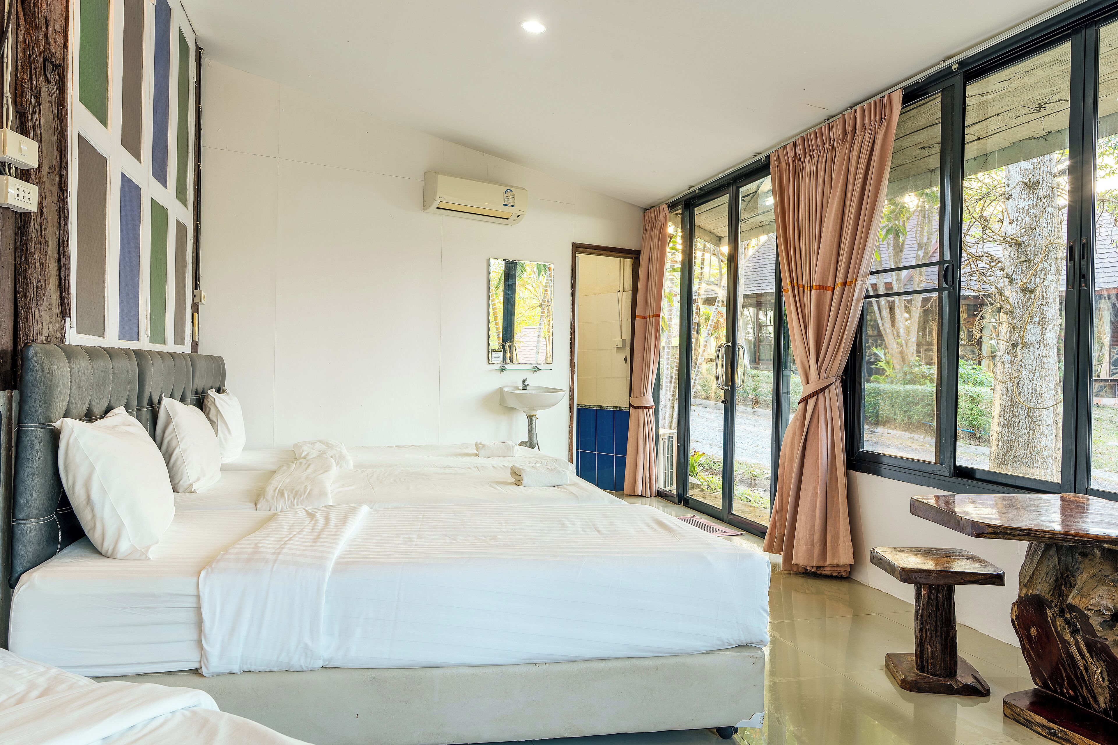 Family Room | Free WiFi, bed sheets