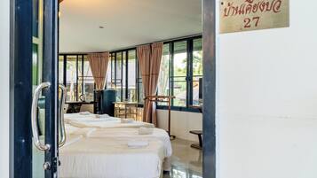 Family Room | Free WiFi, bed sheets