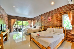 Baan Itt faet | โต๊ะทำงาน, เตียงเสริม/เปล, Wi-Fi ฟรี