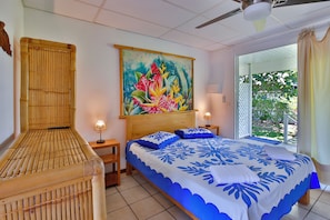 In-room safe, individually decorated, iron/ironing board, free WiFi - Pension de la Plage (Punaauia)