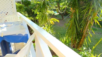 Studio-Kitchenette-Maiao-Vue sur Jardin | View from room