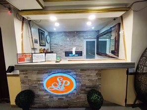 Reception - Spring Plaza Hotel (Dasmarinas)