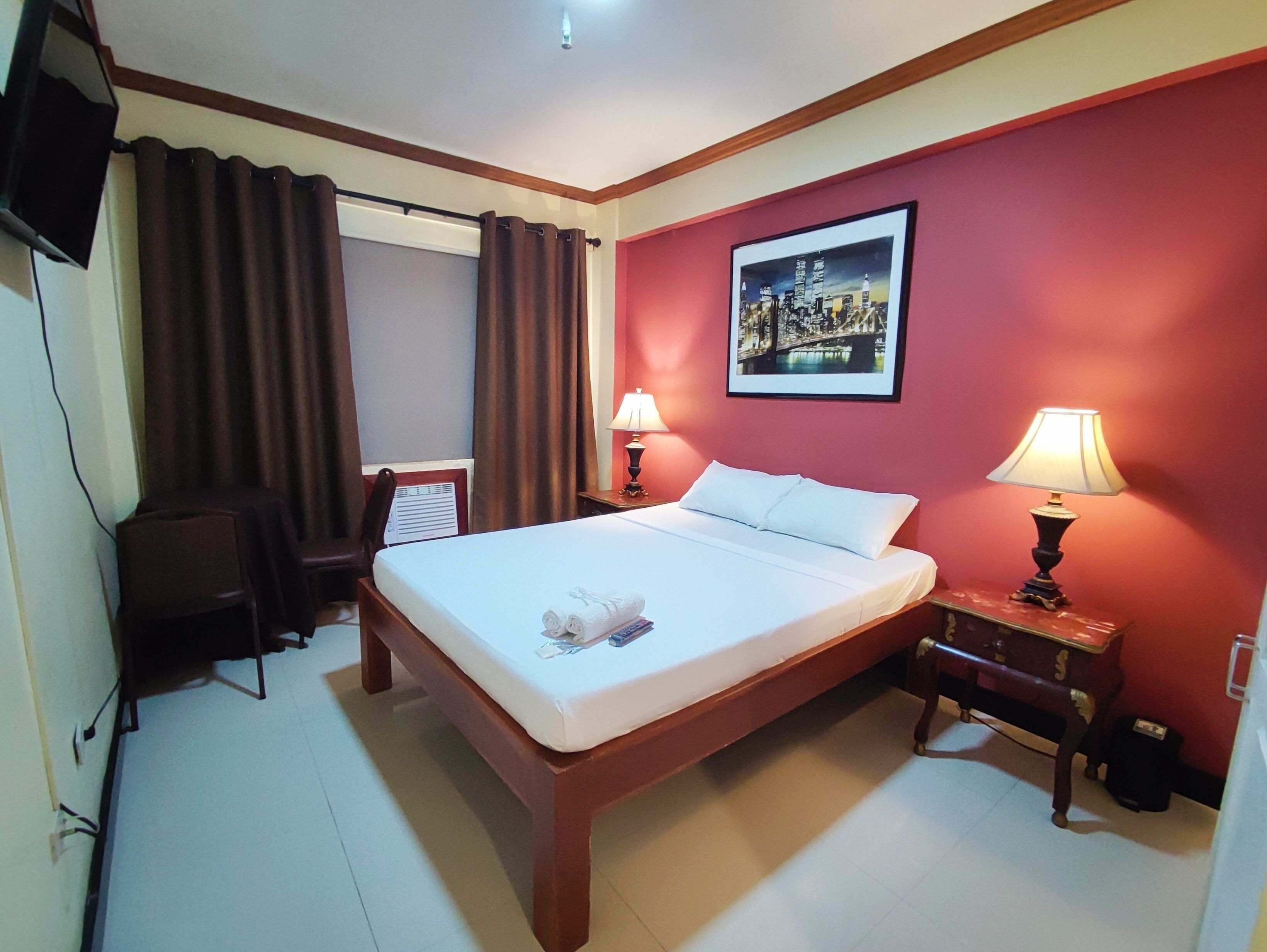 standard room | desk, rollaway beds, bed sheets