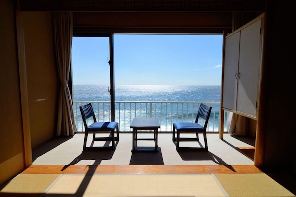 Standardrum | VÀrdeförvaringsskÄp pÄ rummet, mörklÀggningsgardiner och gratis wi-fi