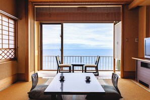 Family Quadruple Room | In-room safe, blackout drapes, free WiFi, bed sheets - Inatori Toukai Hotel Yuen (Higashiizu)