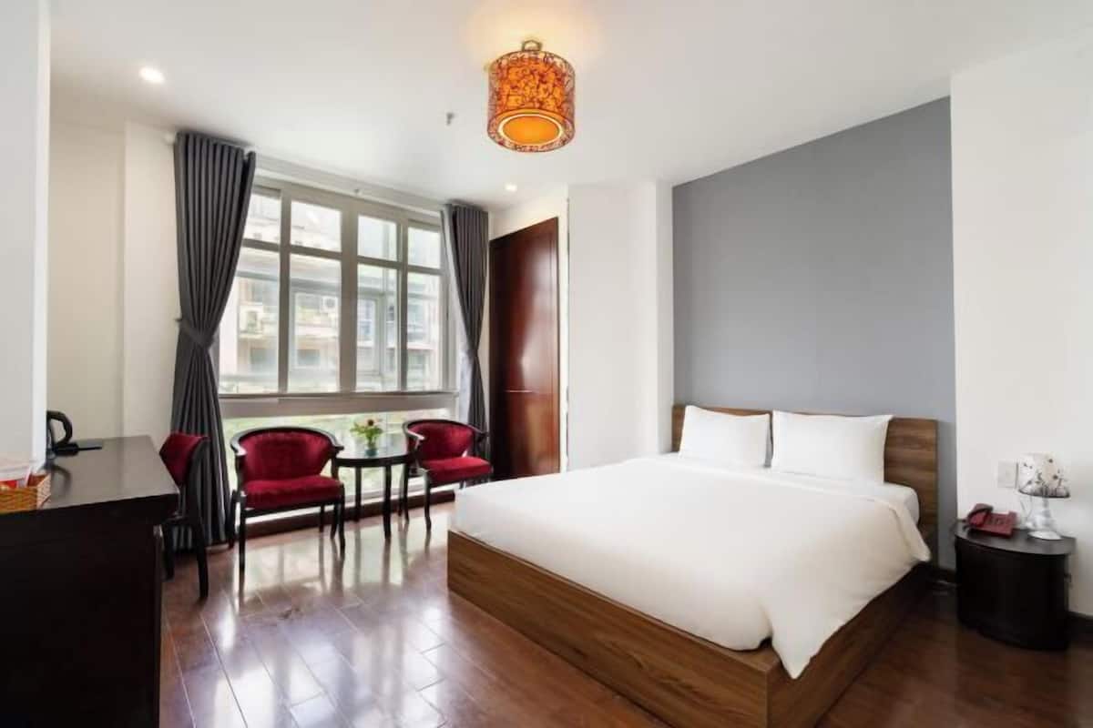 Minibar, in-room safe, desk, blackout curtains