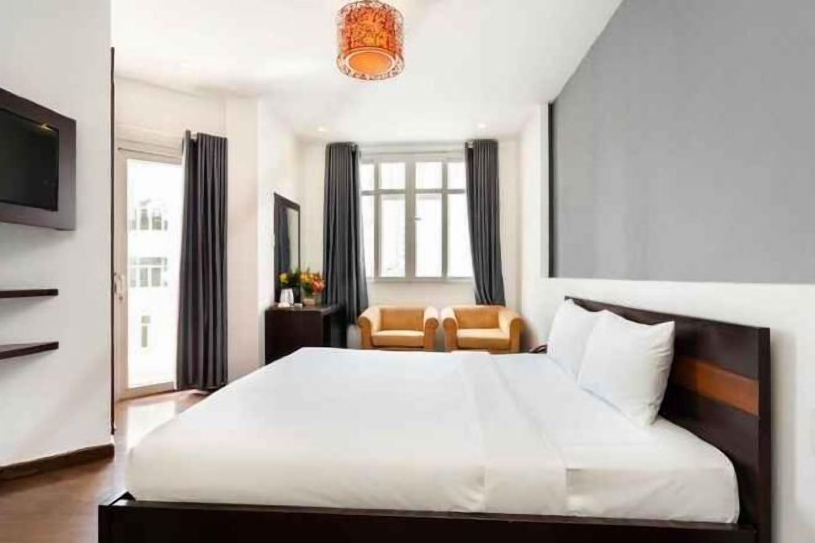 Minibar, in-room safe, desk, blackout curtains