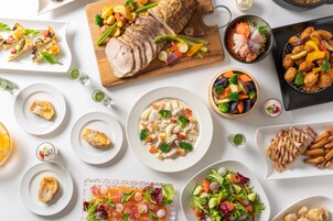 Se ofrece un desayuno bufé (2500 JPY por persona)