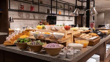 Morgenmadsbuffet hver dag (2500 JPY pr. person)