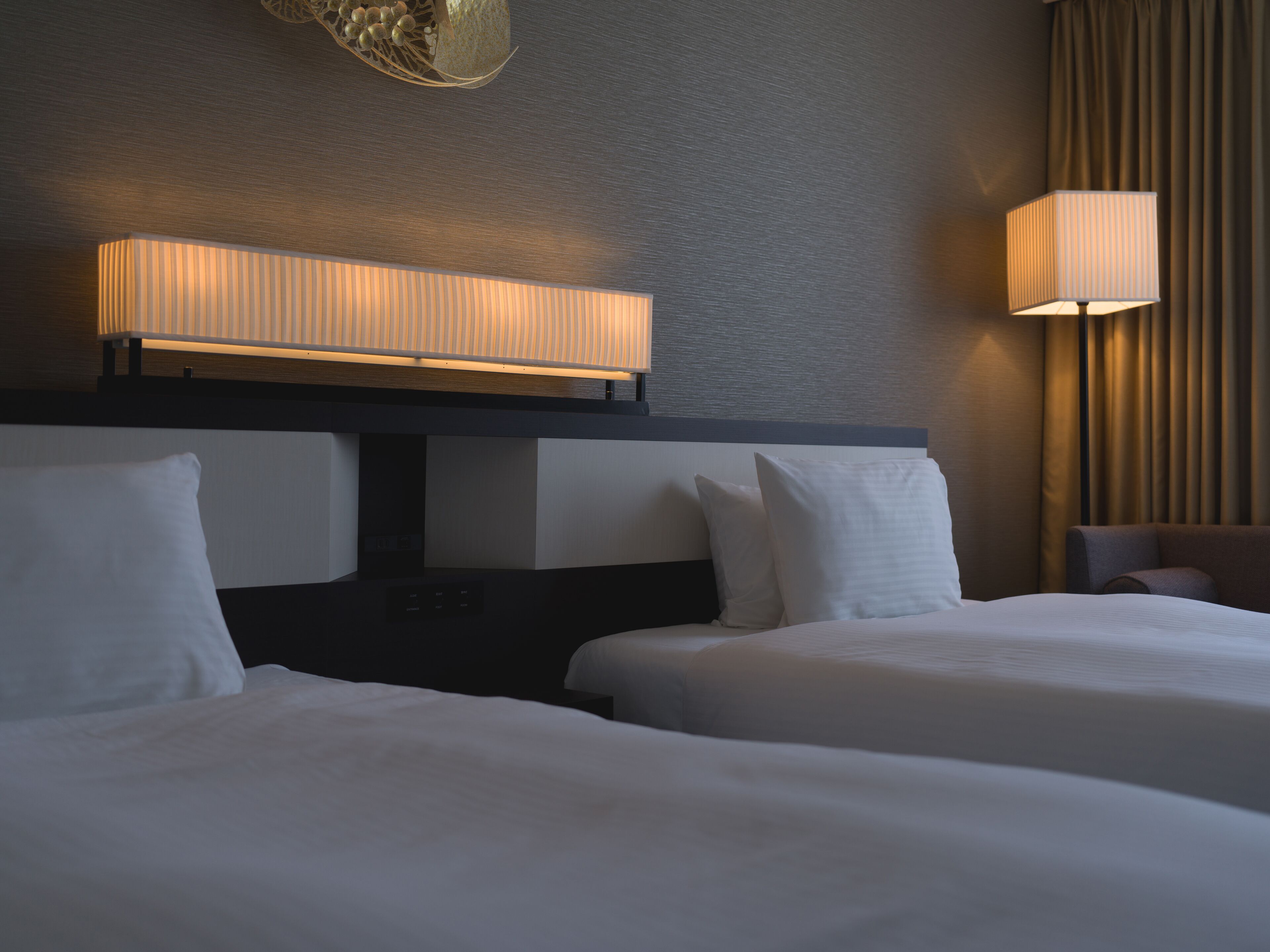 twin room, non smoking | in-room safe, iron/ironing board, free wifi, bed sheets