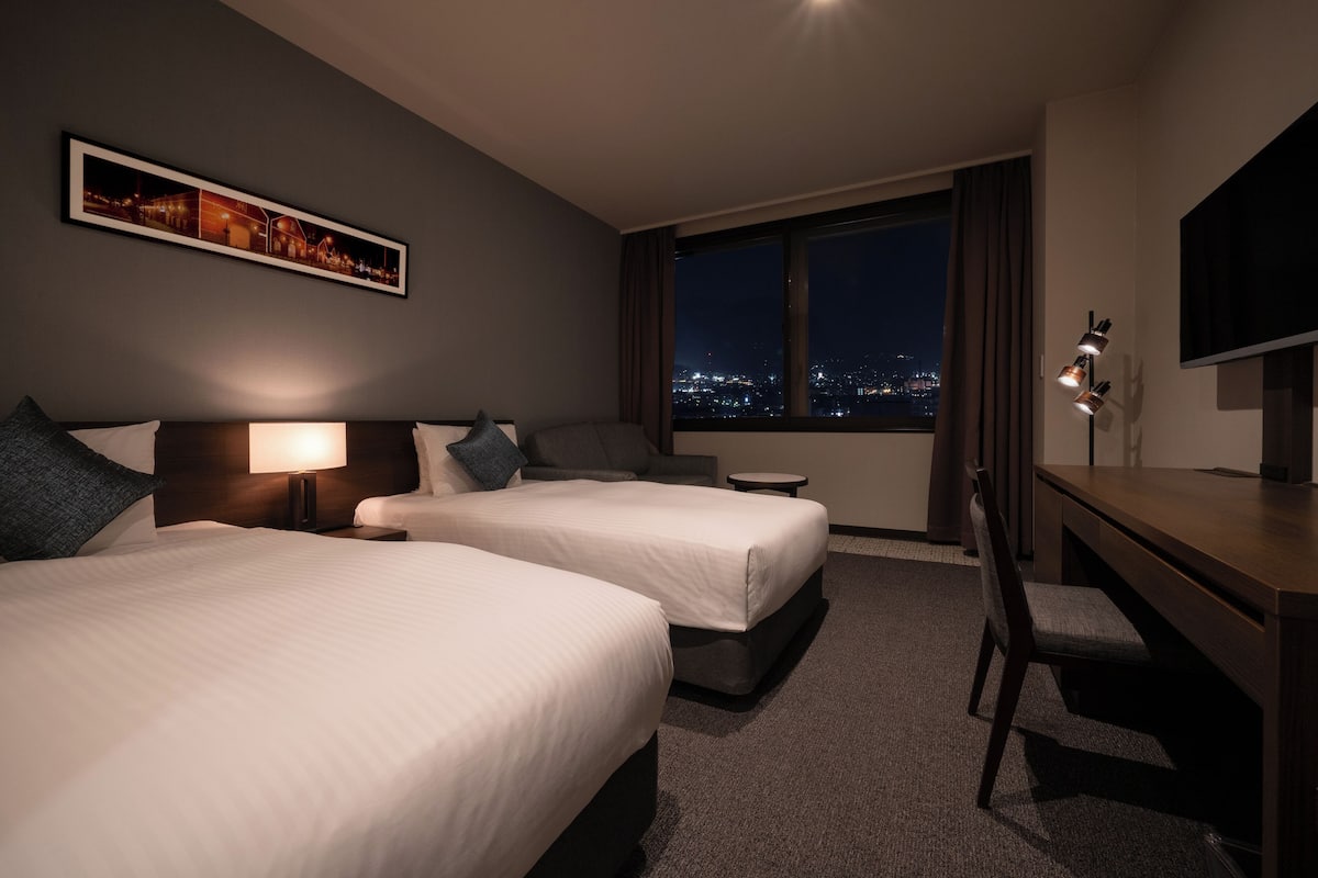 極品雙床房, 非吸煙房 (Night View Top Floor,Lounge Access) | 客房內保險箱、熨斗/熨衣板、免費無線上網、床單