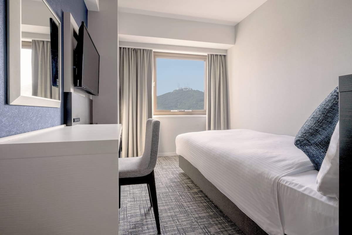 極品單人房 (High Floor,Lounge Access) | 客房內保險箱、熨斗/熨衣板、免費無線上網、床單