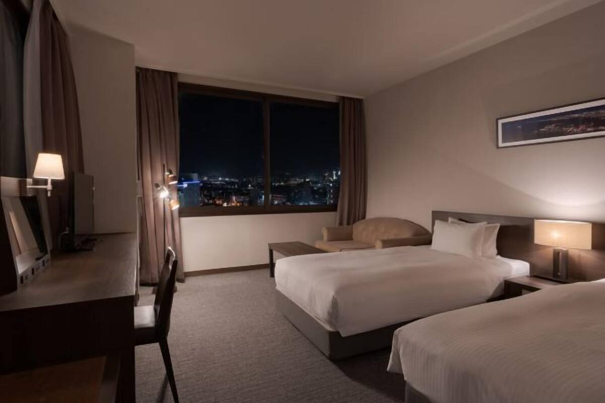 Cofres nos quartos, ferros/tábuas de passar roupa, Wi-Fi de cortesia